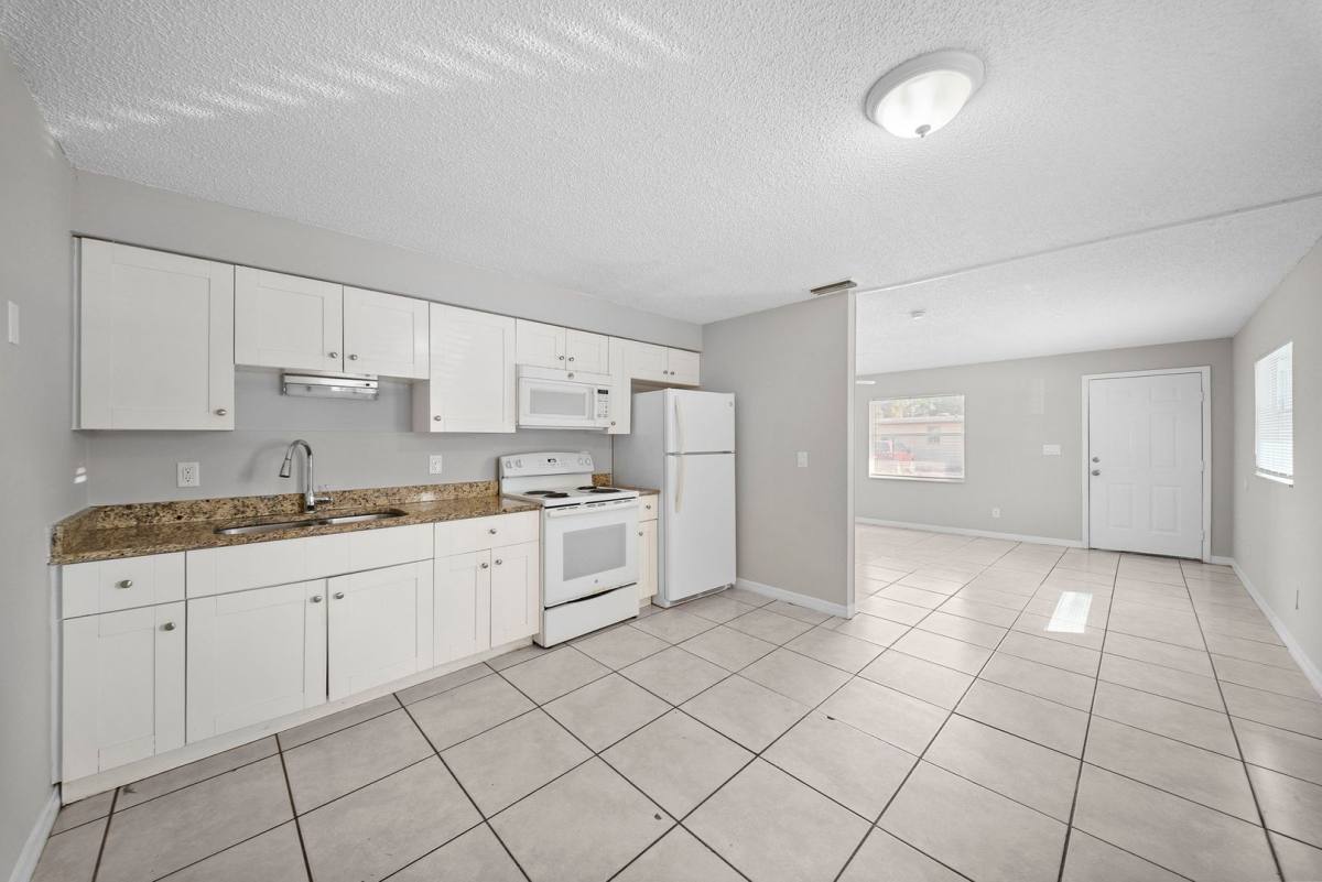 Apartment for rent at 5537-5539 10th Ave, Fort Myers, FL 33907