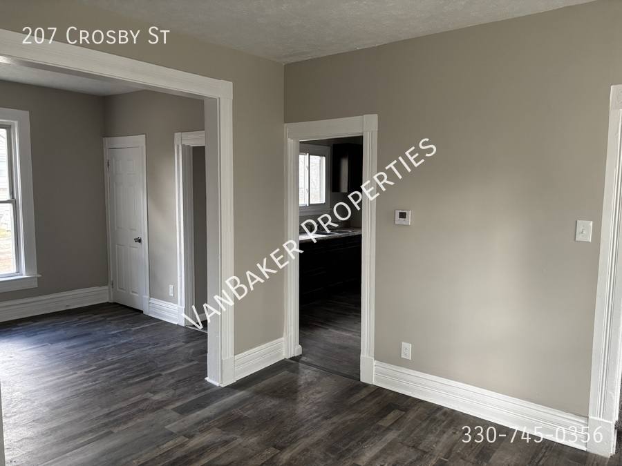 House for rent at 207 Crosby St, Akron, OH 44303