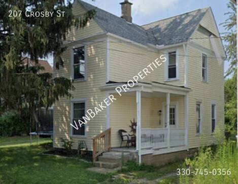 House for rent at 207 Crosby St, Akron, OH 44303