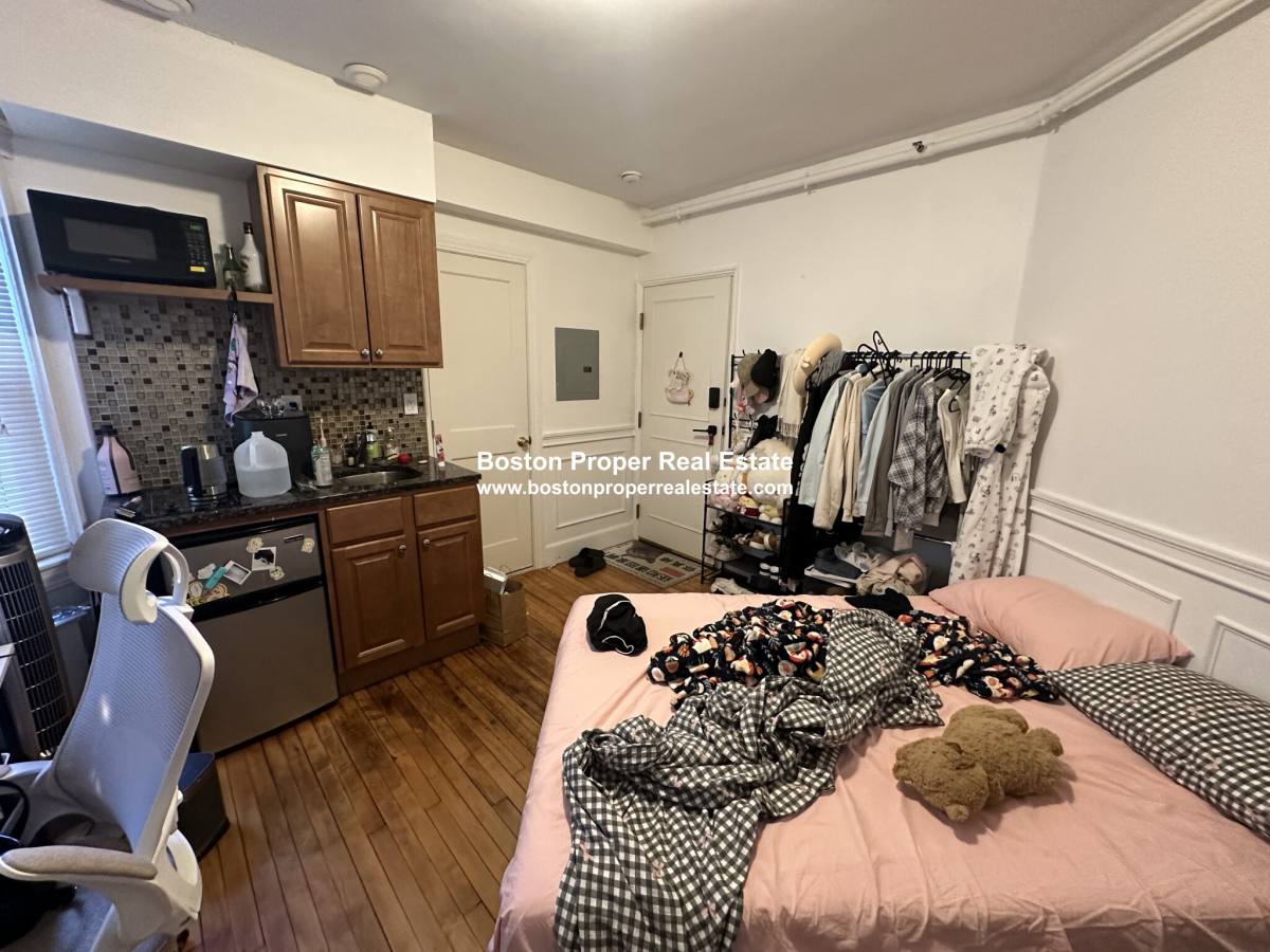 Apartment for rent at 16 Westland Ave #401, Boston, MA 02115