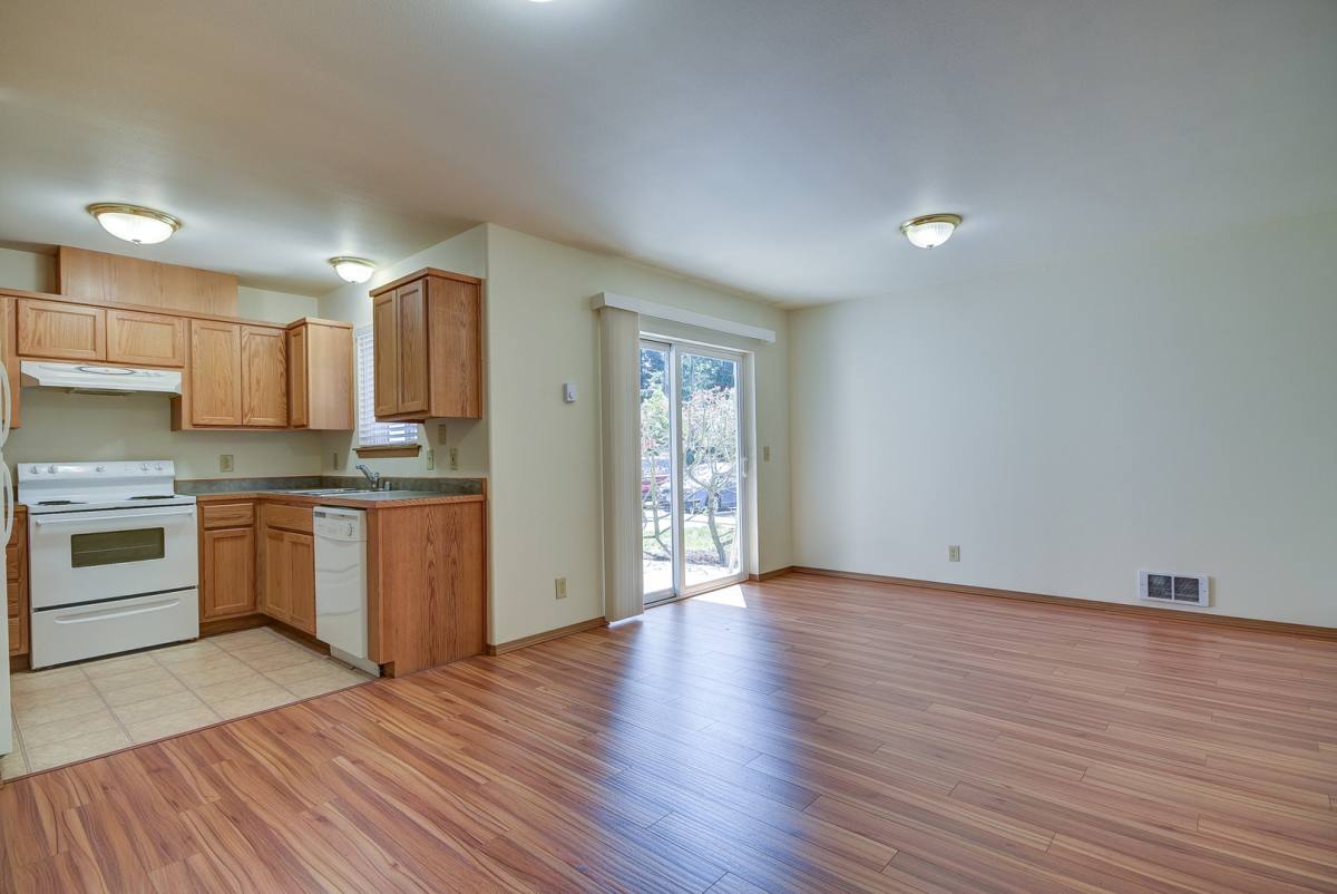 Condo for rent at 1661 NE 16th Ave, Oak Harbor, WA 98277