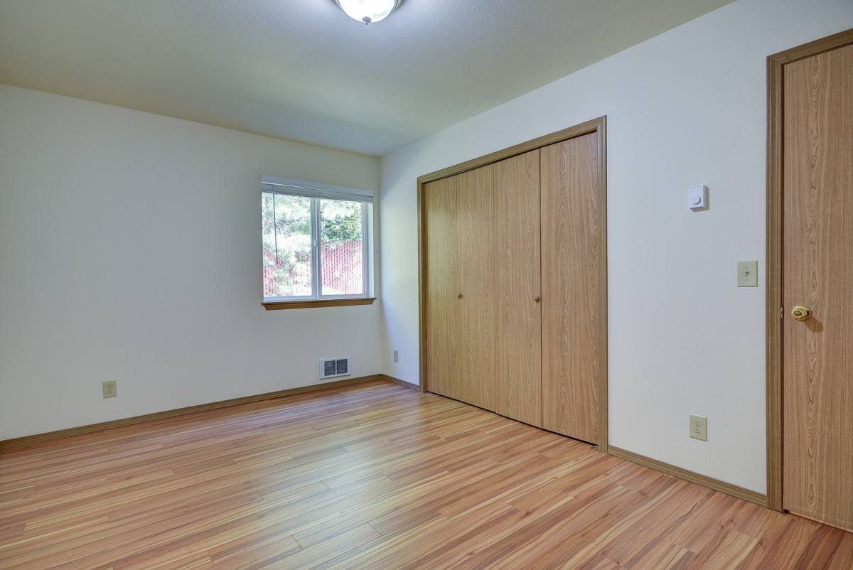 Condo for rent at 1661 NE 16th Ave, Oak Harbor, WA 98277