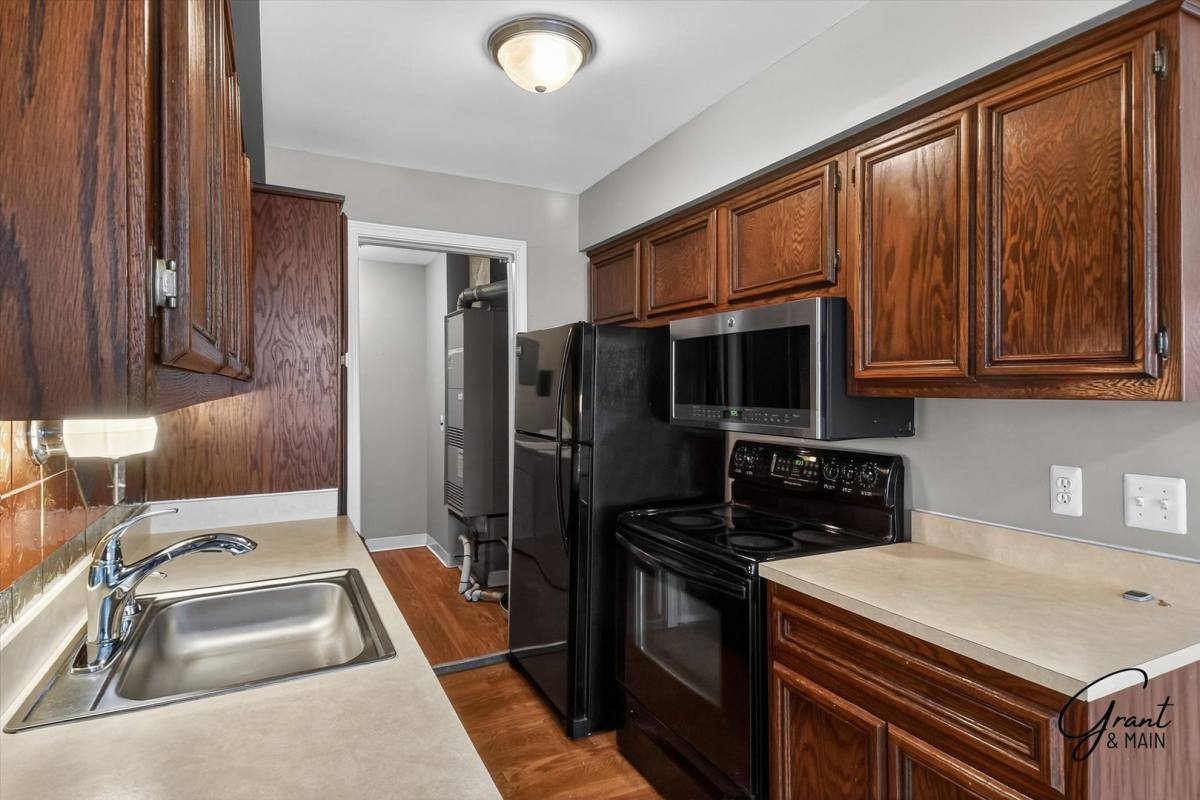 Townhouse for rent at 15834 N Franklin, Clinton Township, MI 48038