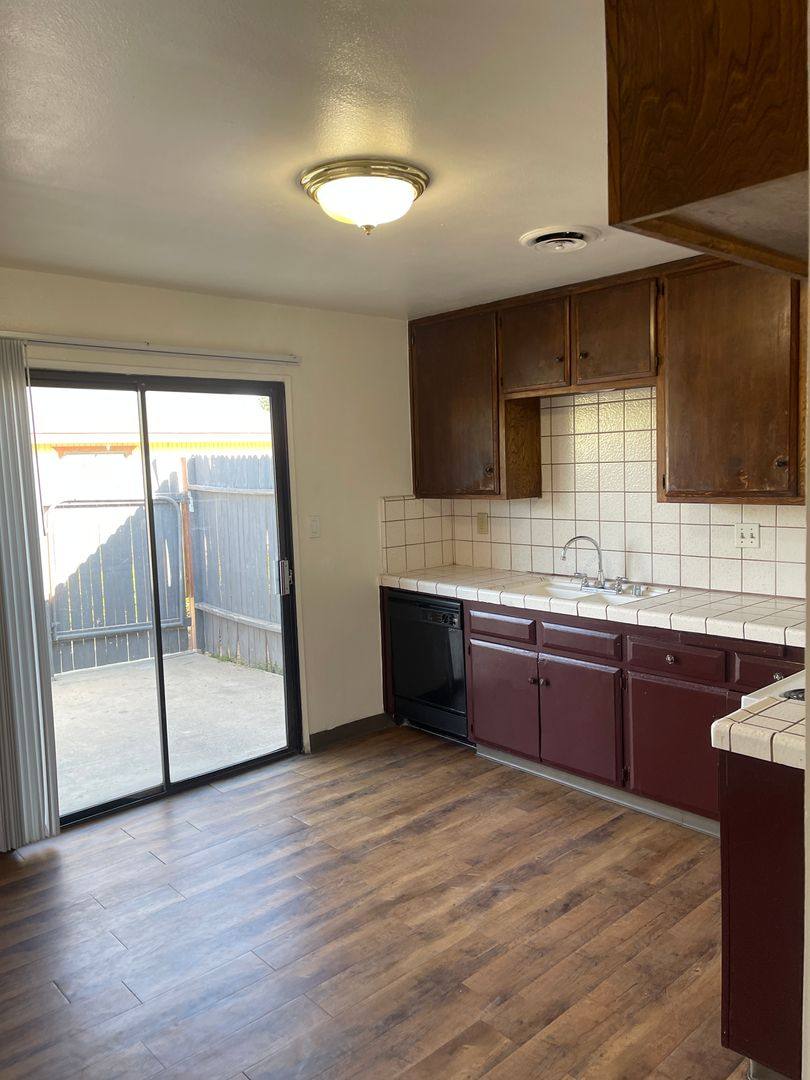 Apartment for rent at 2820 N Halfmoon Dr, Bakersfield, CA 93309