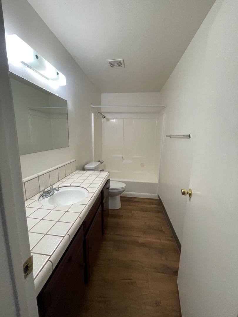 Apartment for rent at 2820 N Halfmoon Dr, Bakersfield, CA 93309