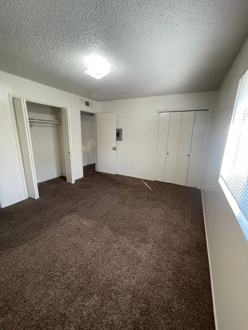 Apartment for rent at 2820 N Halfmoon Dr, Bakersfield, CA 93309