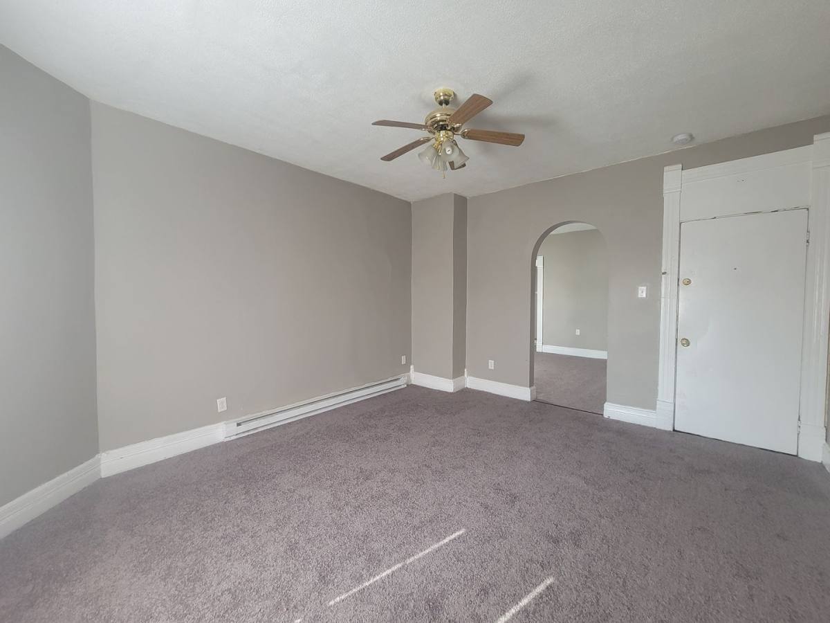Apartment for rent at 924 W 5th St, Anderson, IN 46016