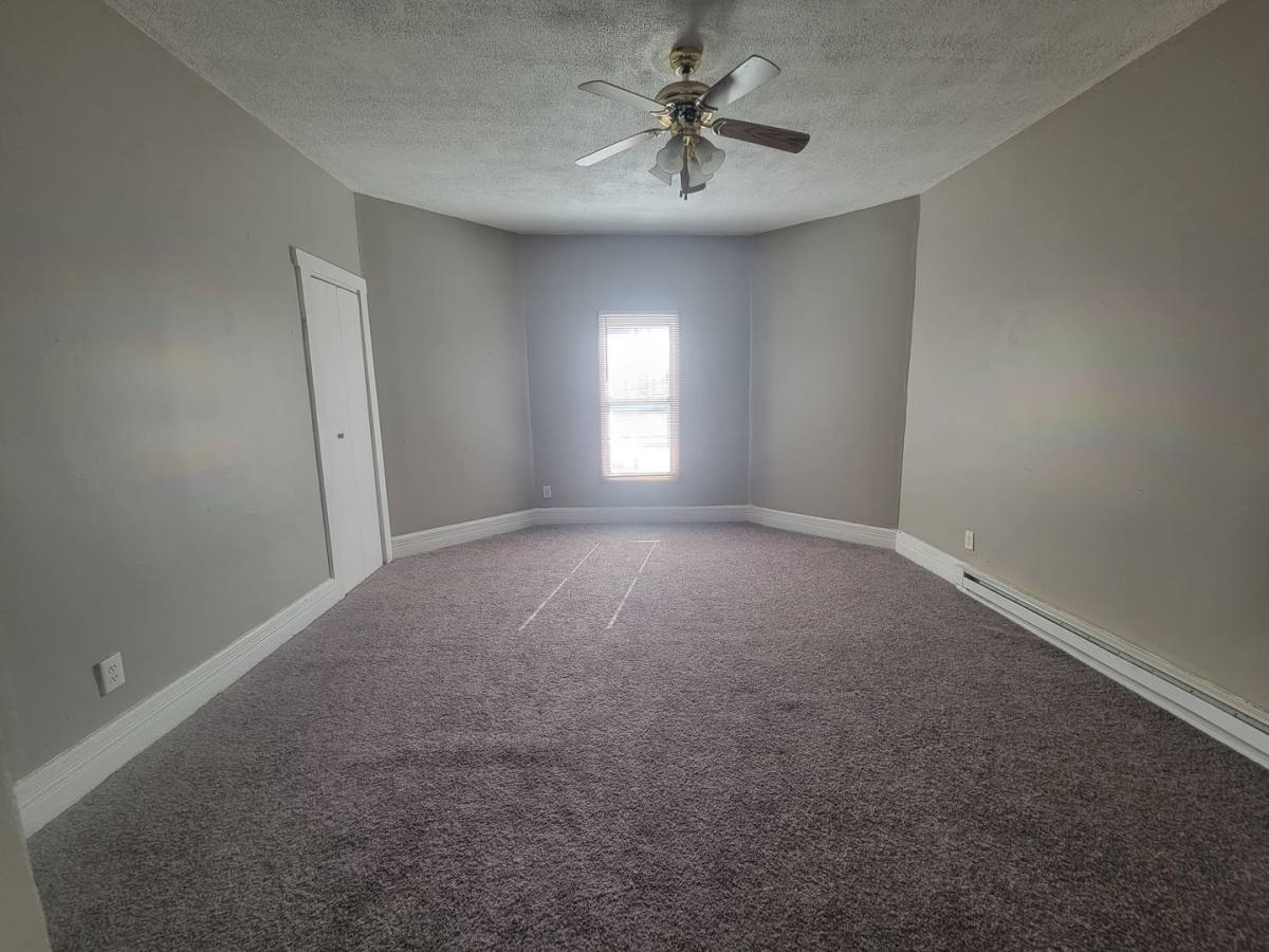 Apartment for rent at 924 W 5th St, Anderson, IN 46016