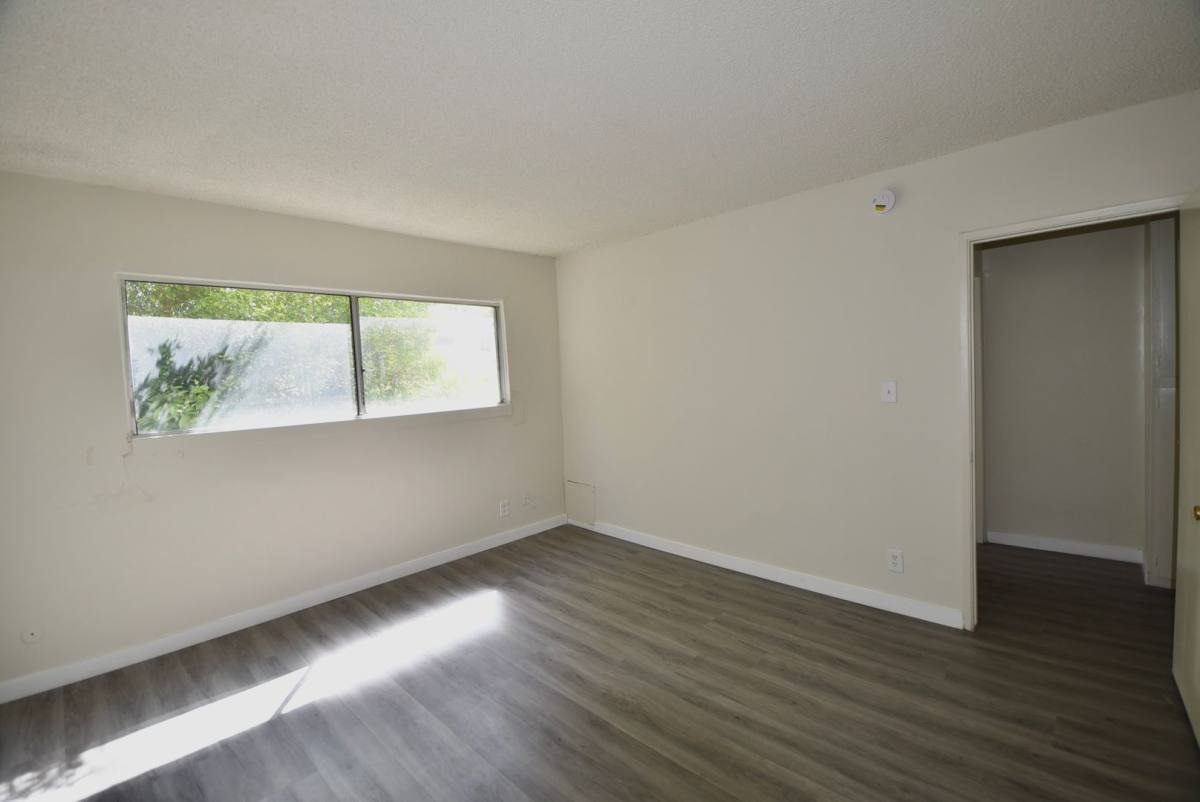 Apartment for rent at 11255 Camarillo St, North Hollywood, CA 91602
