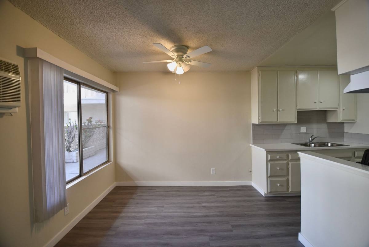 Apartment for rent at 11255 Camarillo St, North Hollywood, CA 91602