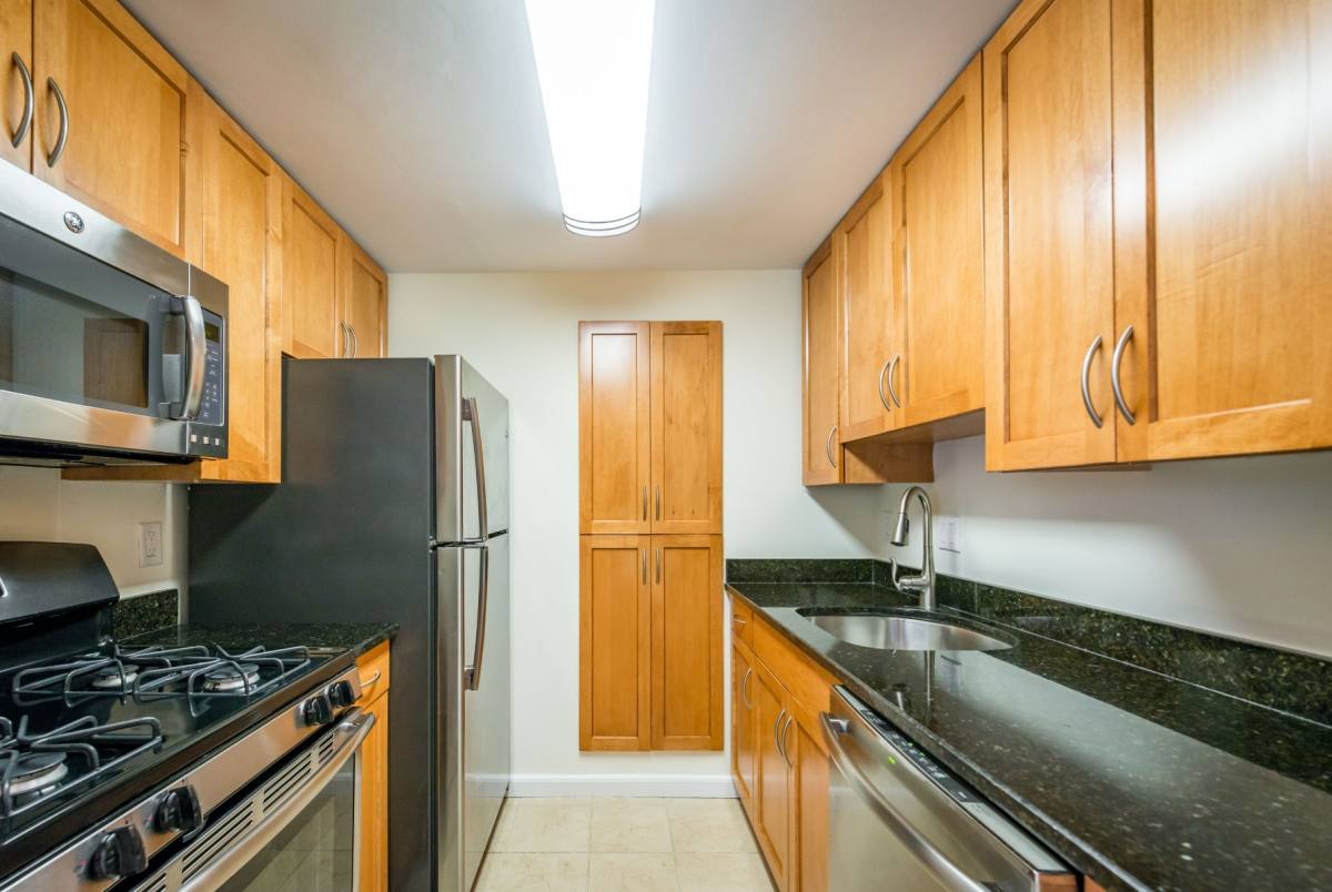 Apartment for rent at 122 Independence Dr, Chestnut Hill, MA 02467