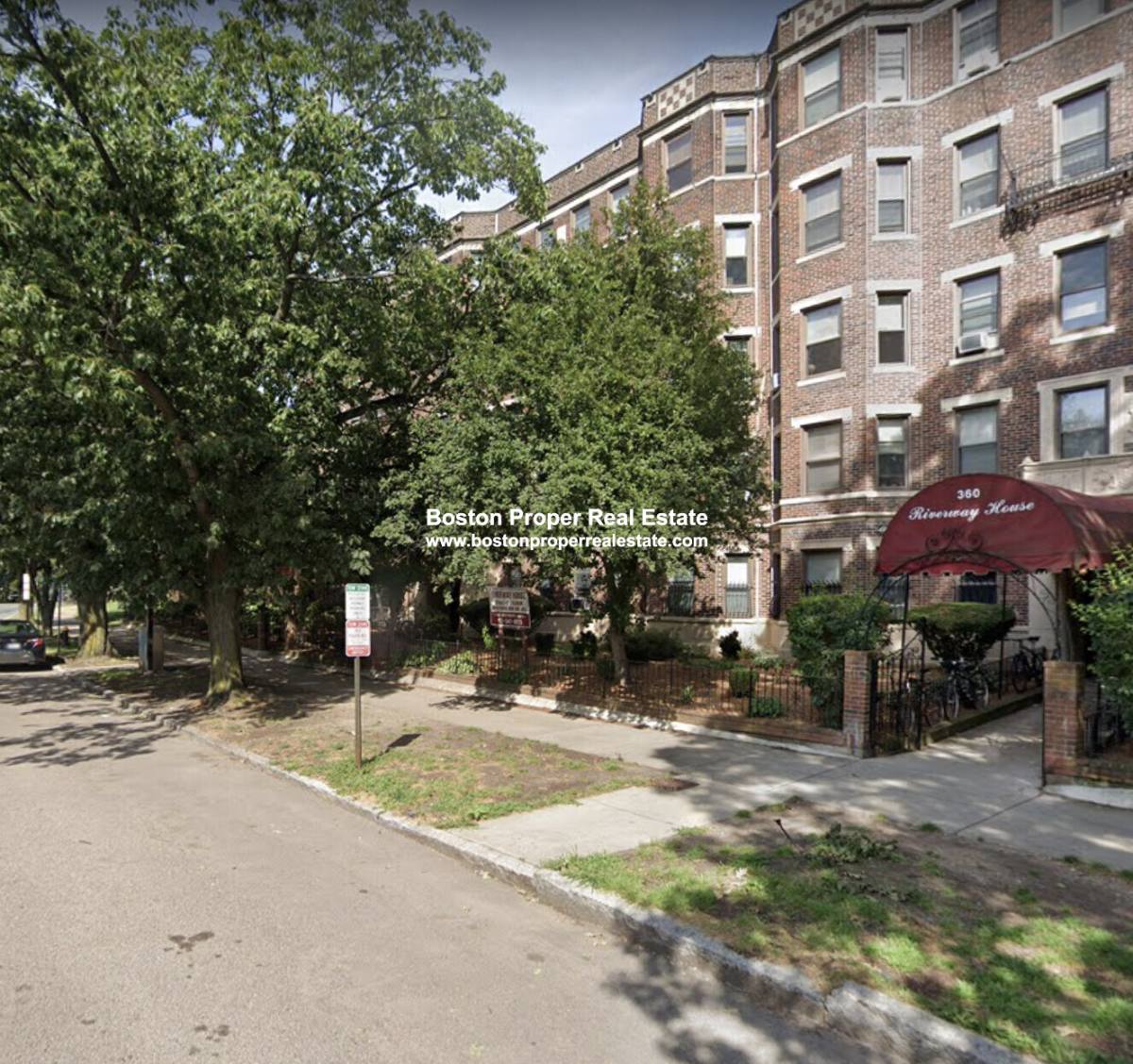Apartment for rent at 352 Riverway #19, Boston, MA 02115
