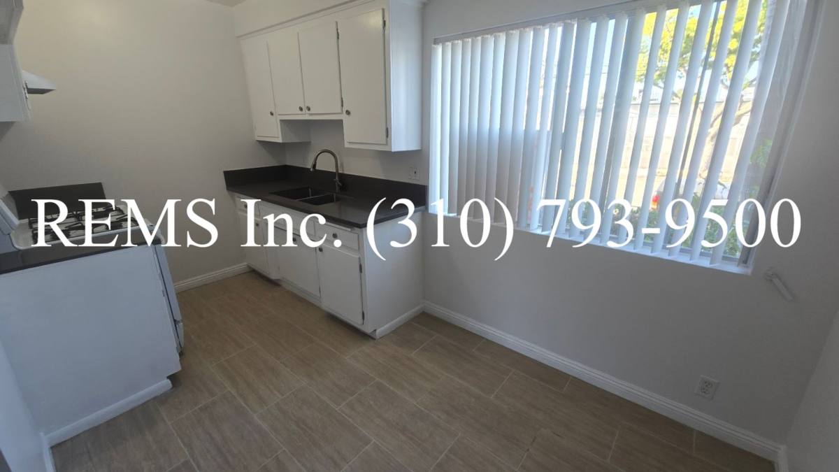 Apartment for rent at 4350 W 130th St, Hawthorne, CA 90250