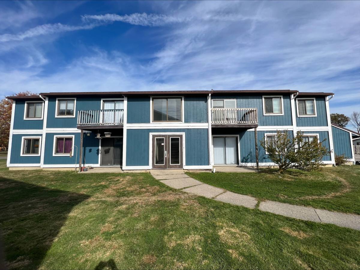 Townhouse for rent at 400 Oak Trail, Garrett, IN 46738