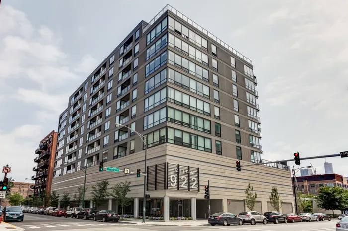 Apartment for rent at 922 W Washington Blvd #1009, Chicago, IL 60607