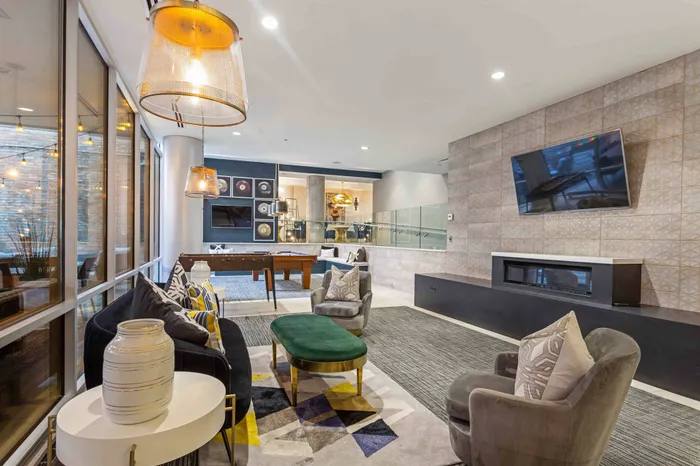 Apartment for rent at 922 W Washington Blvd #1009, Chicago, IL 60607
