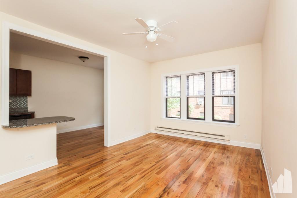 Apartment for rent at 628 W Cornelia Ave #1W, Chicago, IL 60657