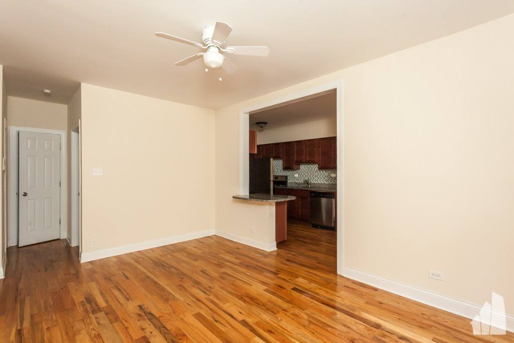 Apartment for rent at 628 W Cornelia Ave #1W, Chicago, IL 60657