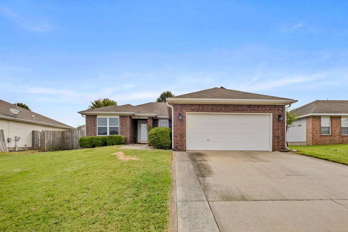 House for rent at 705 SW Crystal St, Bentonville, AR 72712