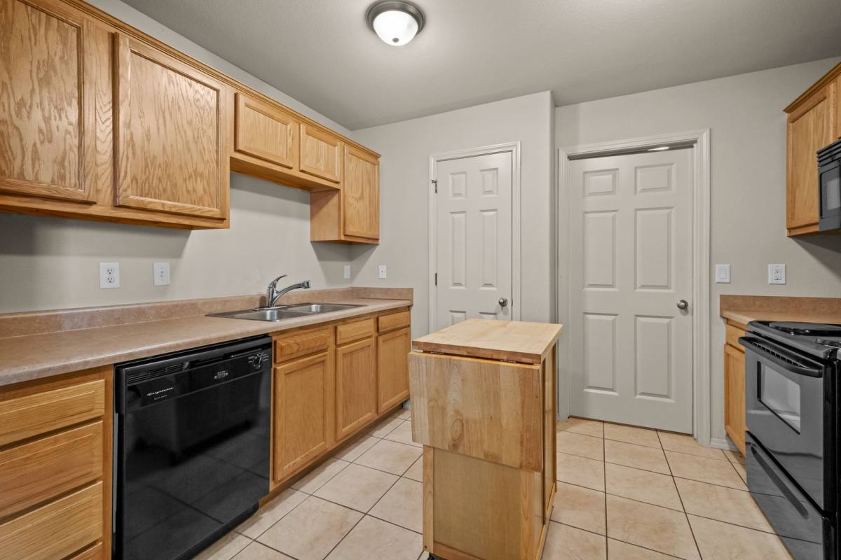 House for rent at 705 SW Crystal St, Bentonville, AR 72712