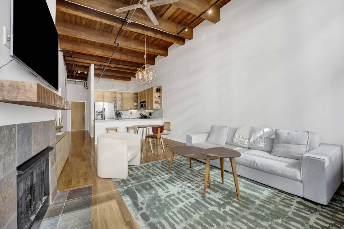 Condo for rent at 525 W Superior St #322, Chicago, IL 60654