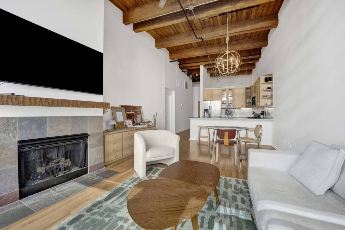 Condo for rent at 525 W Superior St #322, Chicago, IL 60654