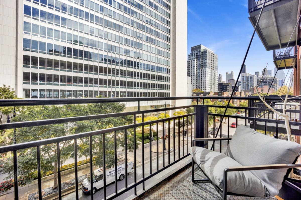 Condo for rent at 525 W Superior St #322, Chicago, IL 60654