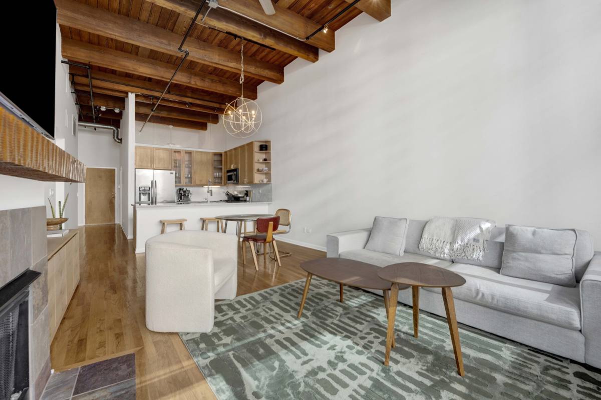 Condo for rent at 525 W Superior St #322, Chicago, IL 60654
