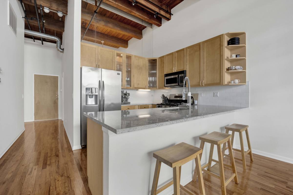 Condo for rent at 525 W Superior St #322, Chicago, IL 60654