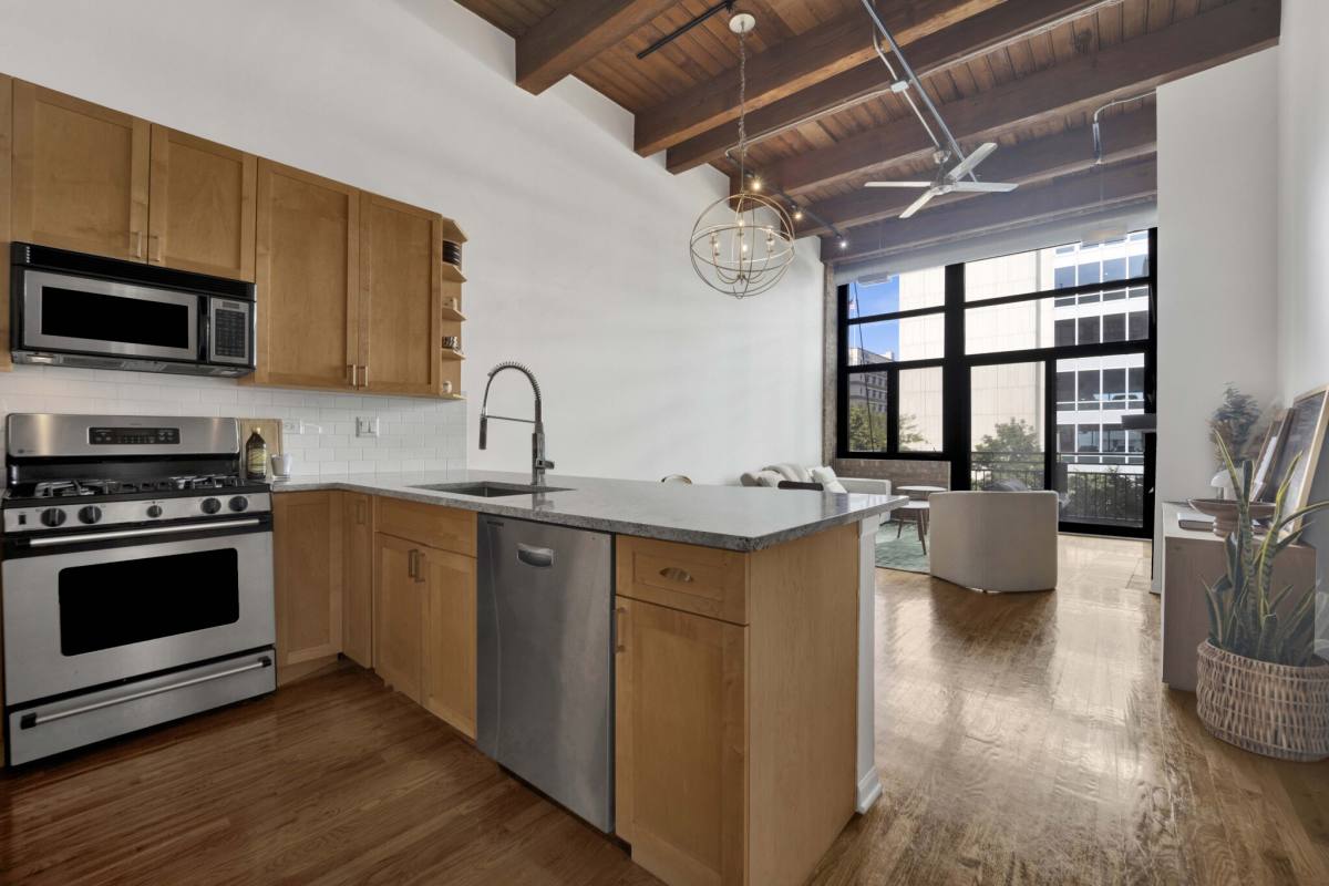 Condo for rent at 525 W Superior St #322, Chicago, IL 60654