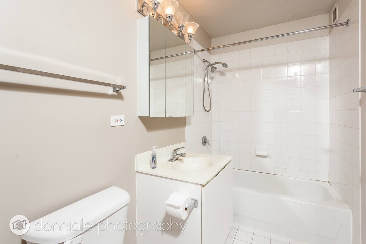 Apartment for rent at 2 E Erie St #3712, Chicago, IL 60611
