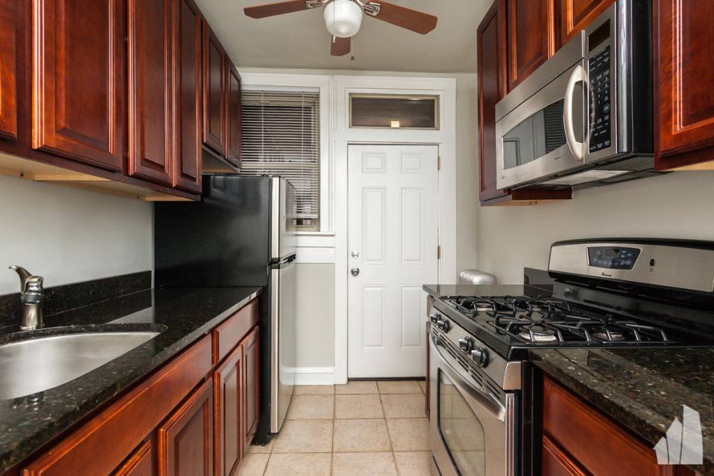 Apartment for rent at 5425 W Surf St #2S, Chicago, IL 60657