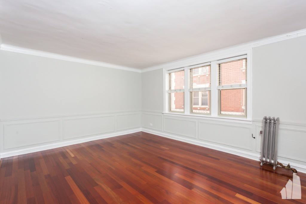 Apartment for rent at 5425 W Surf St #2S, Chicago, IL 60657