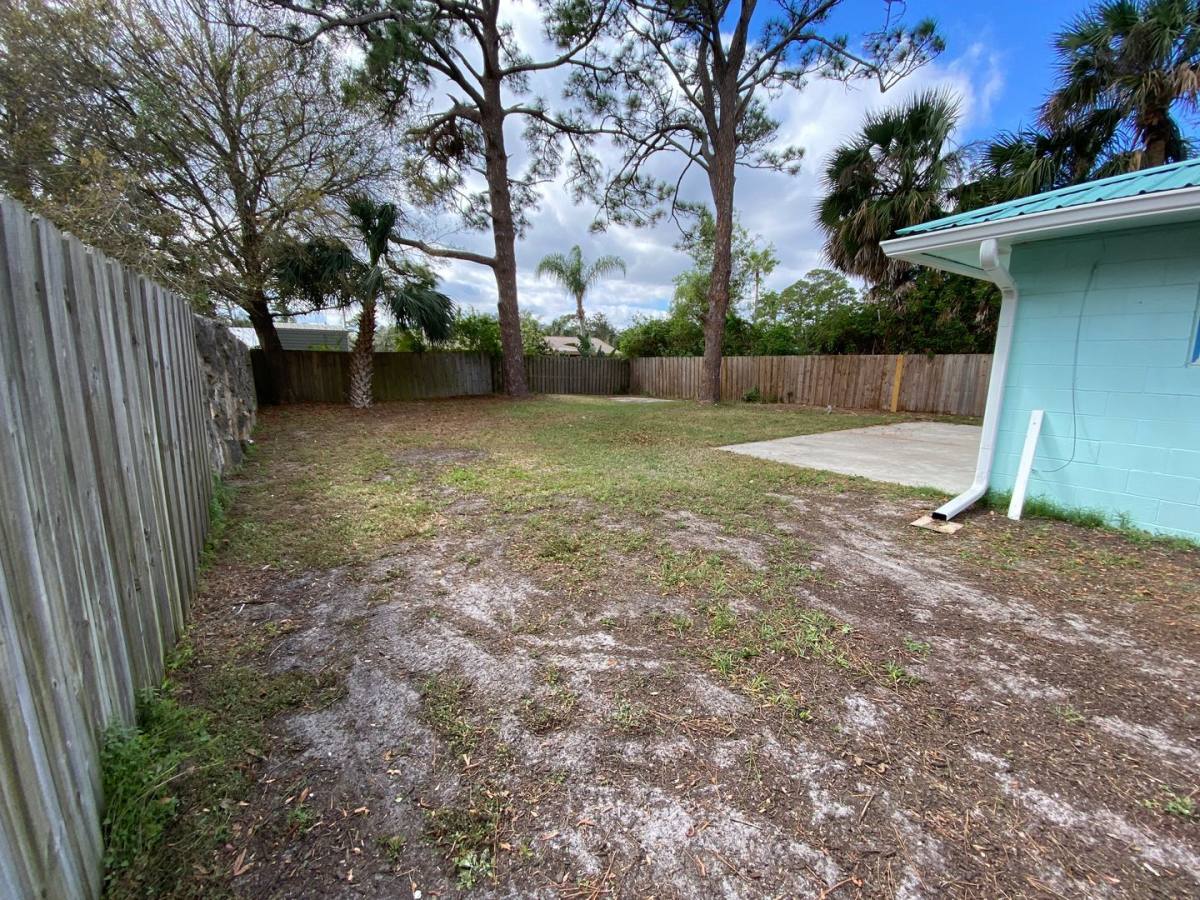 House for rent at 2642 Chester Ave, New Smyrna Beach, FL 32168