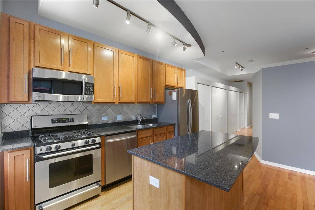 Apartment for rent at 208 W Washington St #1010, Chicago, IL 60606