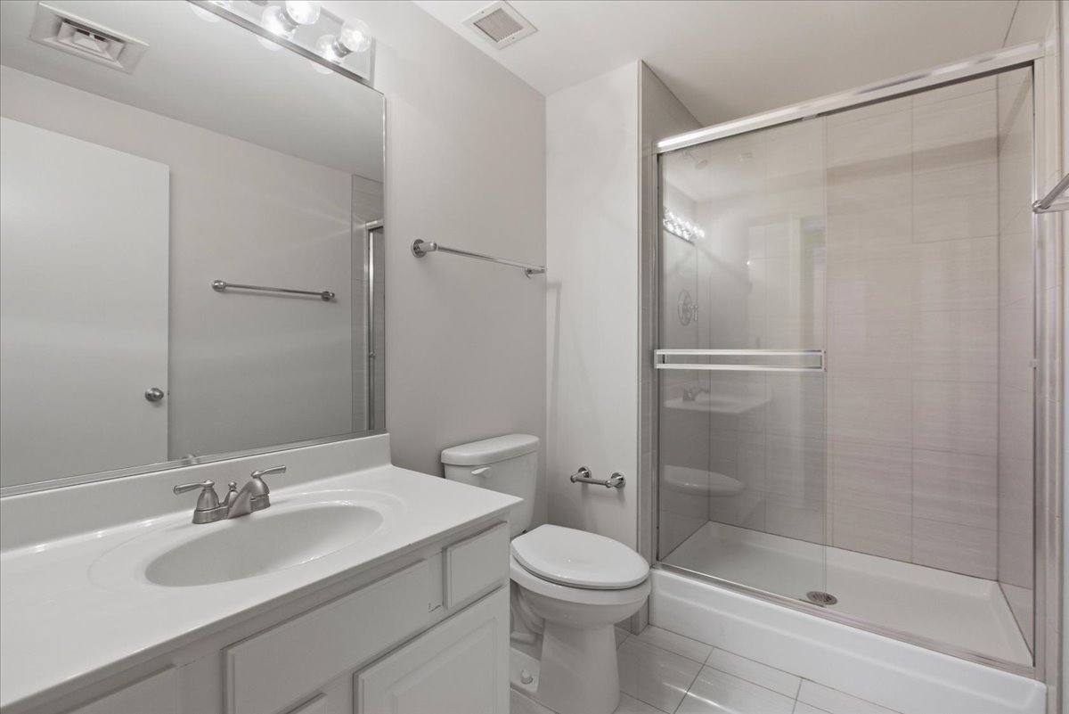 Apartment for rent at 208 W Washington St #1010, Chicago, IL 60606