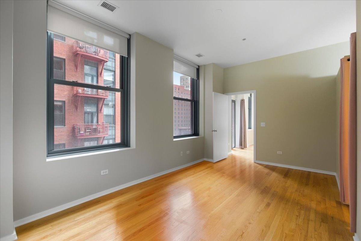 Apartment for rent at 208 W Washington St #1010, Chicago, IL 60606