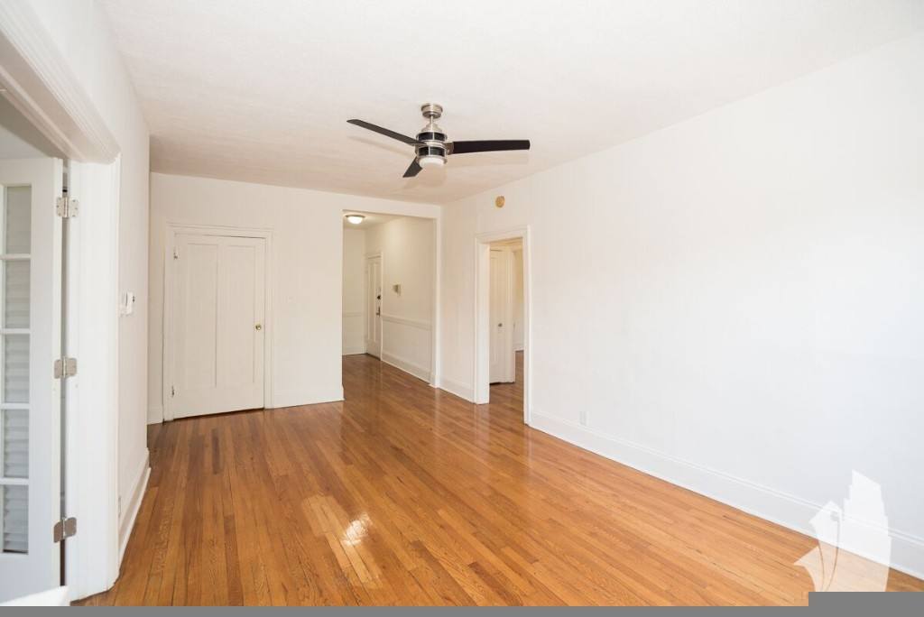 Apartment for rent at 626 W Stratford Place #1E, Chicago, IL 60657