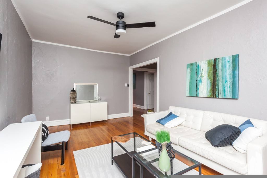 Apartment for rent at 637 W Cornelia Ave #2W, Chicago, IL 60657