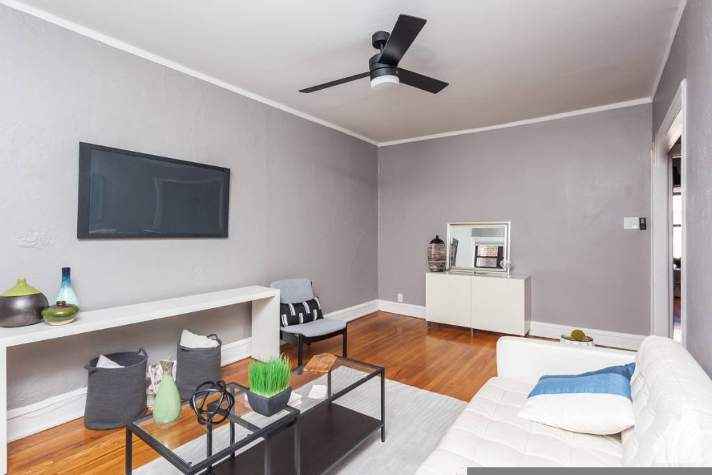 Apartment for rent at 637 W Cornelia Ave #2W, Chicago, IL 60657