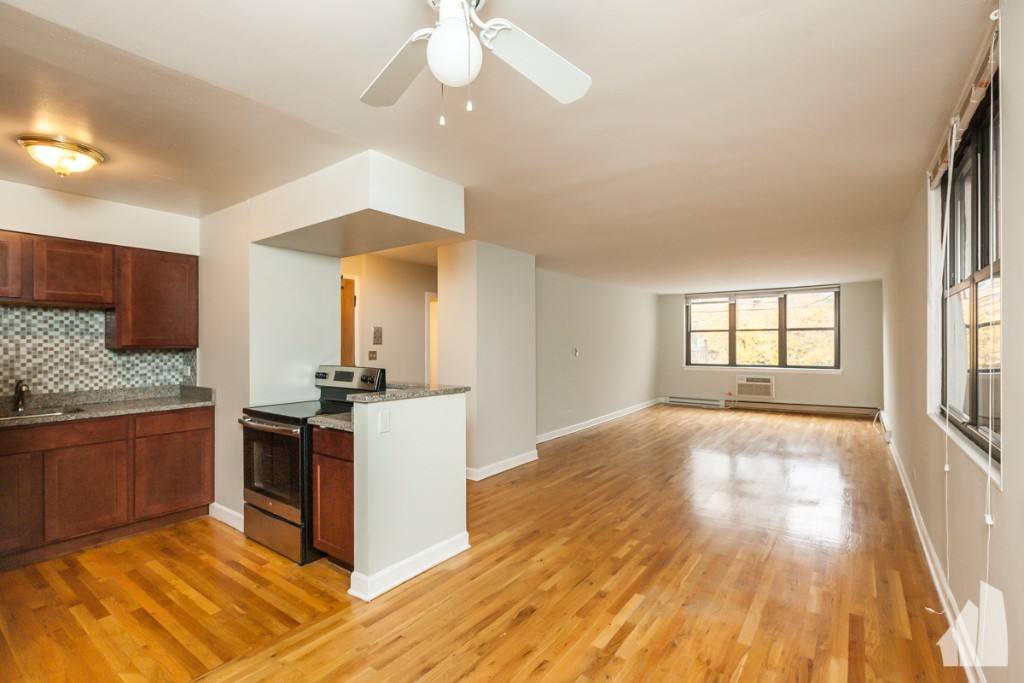 Apartment for rent at 1446 N Dearborn St #2A, Chicago, IL 60610