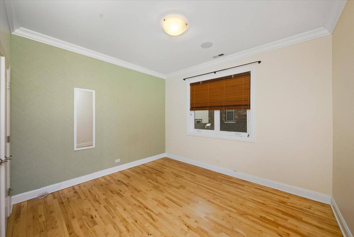 Apartment for rent at 1523 W Huron St #3, Chicago, IL 60642