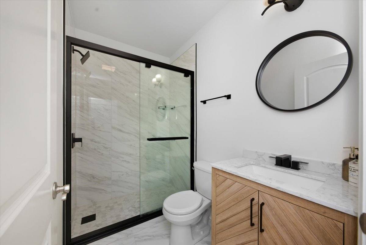 Apartment for rent at 1523 W Huron St #3, Chicago, IL 60642