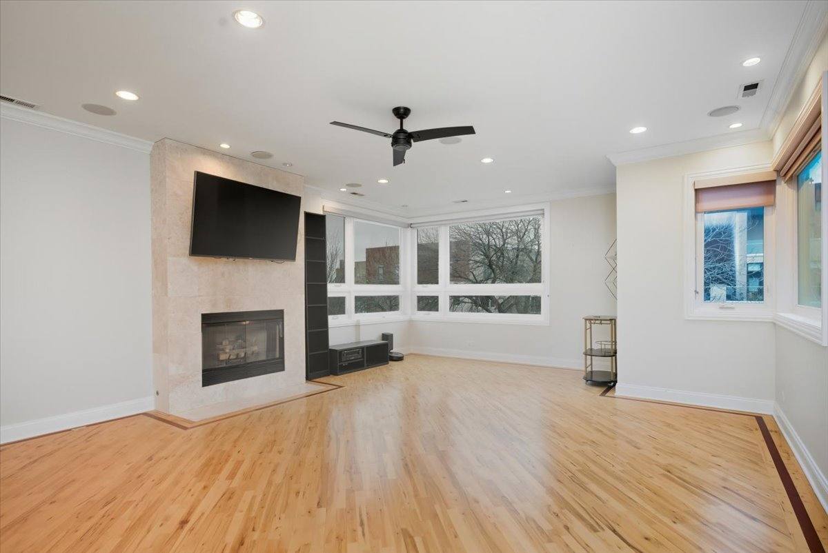 Apartment for rent at 1523 W Huron St #3, Chicago, IL 60642