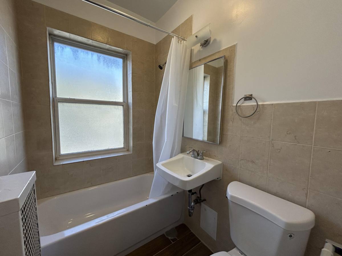 Apartment for rent at 2712 N Milwaukee Ave #217, Chicago, IL 60647