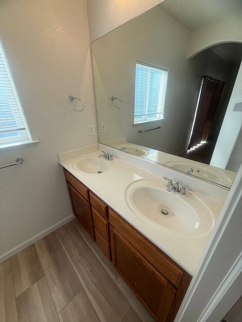House for rent at 2988 La Vina Circle, Los Banos, CA 93635