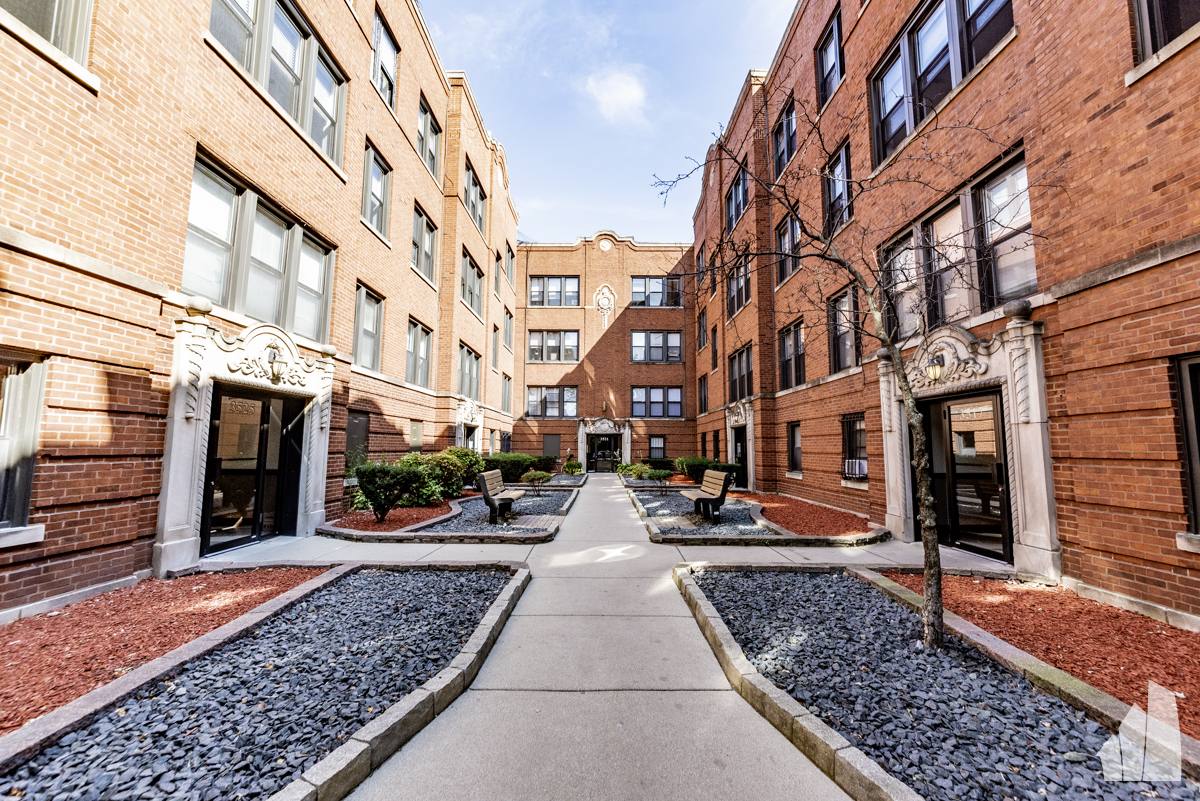 Apartment for rent at 3523 N Racine Ave #1E, Chicago, IL 60657
