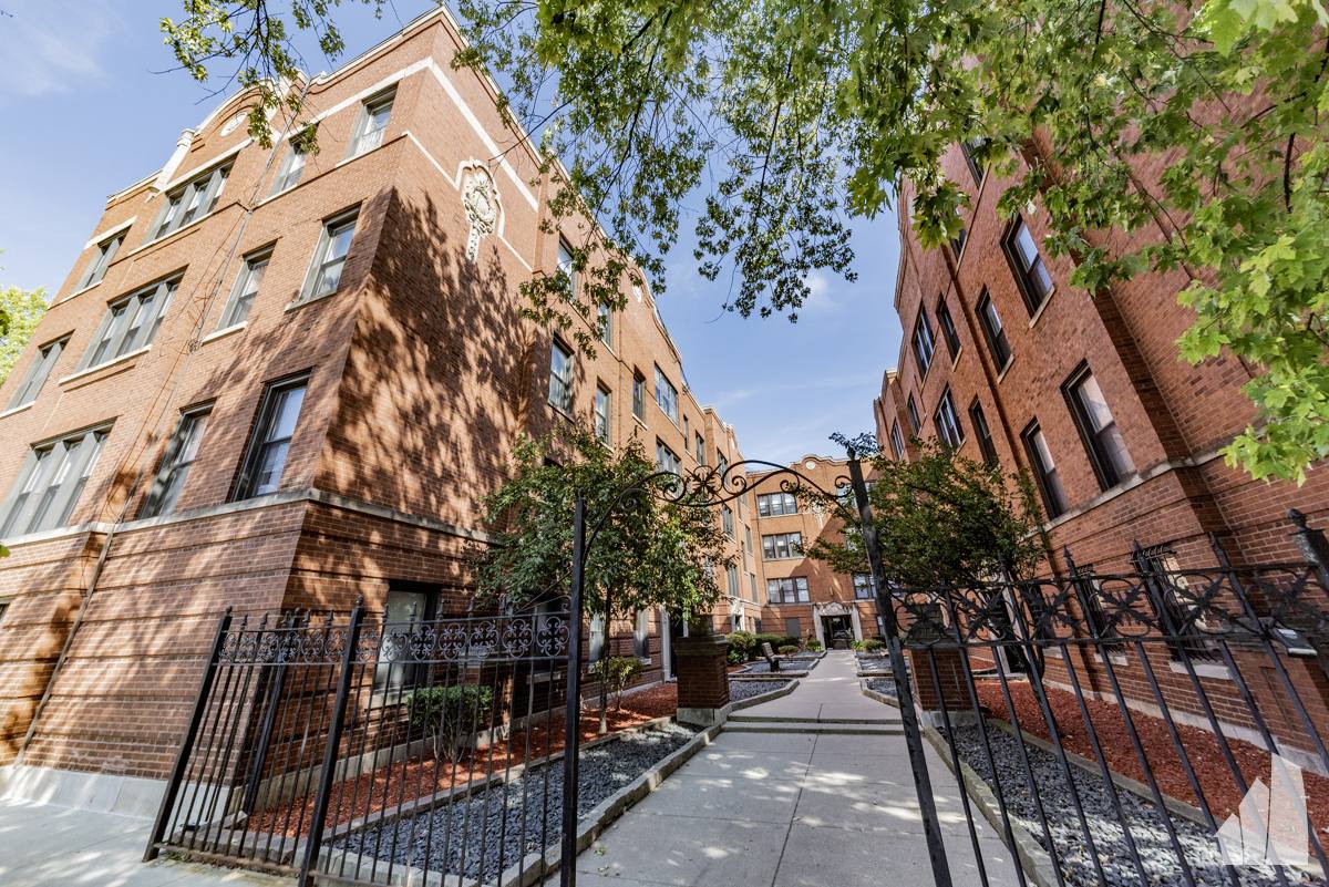 Apartment for rent at 3523 N Racine Ave #1E, Chicago, IL 60657