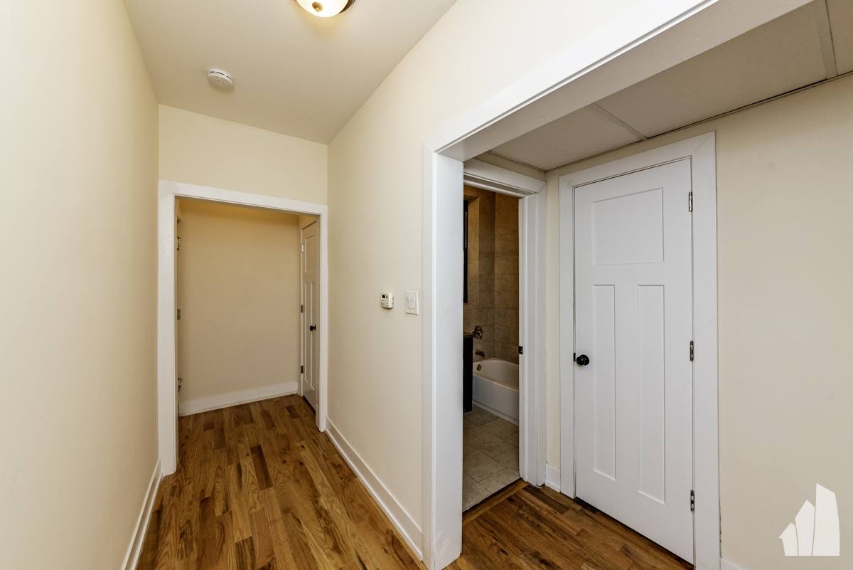 Apartment for rent at 3523 N Racine Ave #1E, Chicago, IL 60657