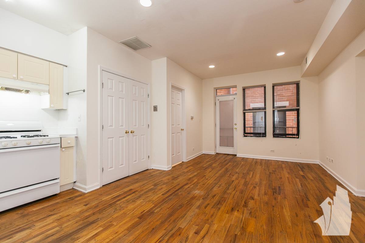 Apartment for rent at 917 W Dakin St #305, Chicago, IL 60613
